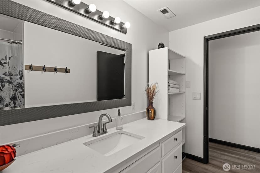 Property photo for 343 4th Street SE, Puyallup photo 11