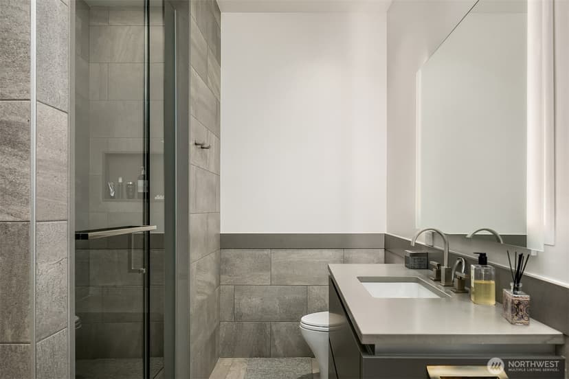 Property photo for 9723 NE 15th Street, Clyde Hill photo 22