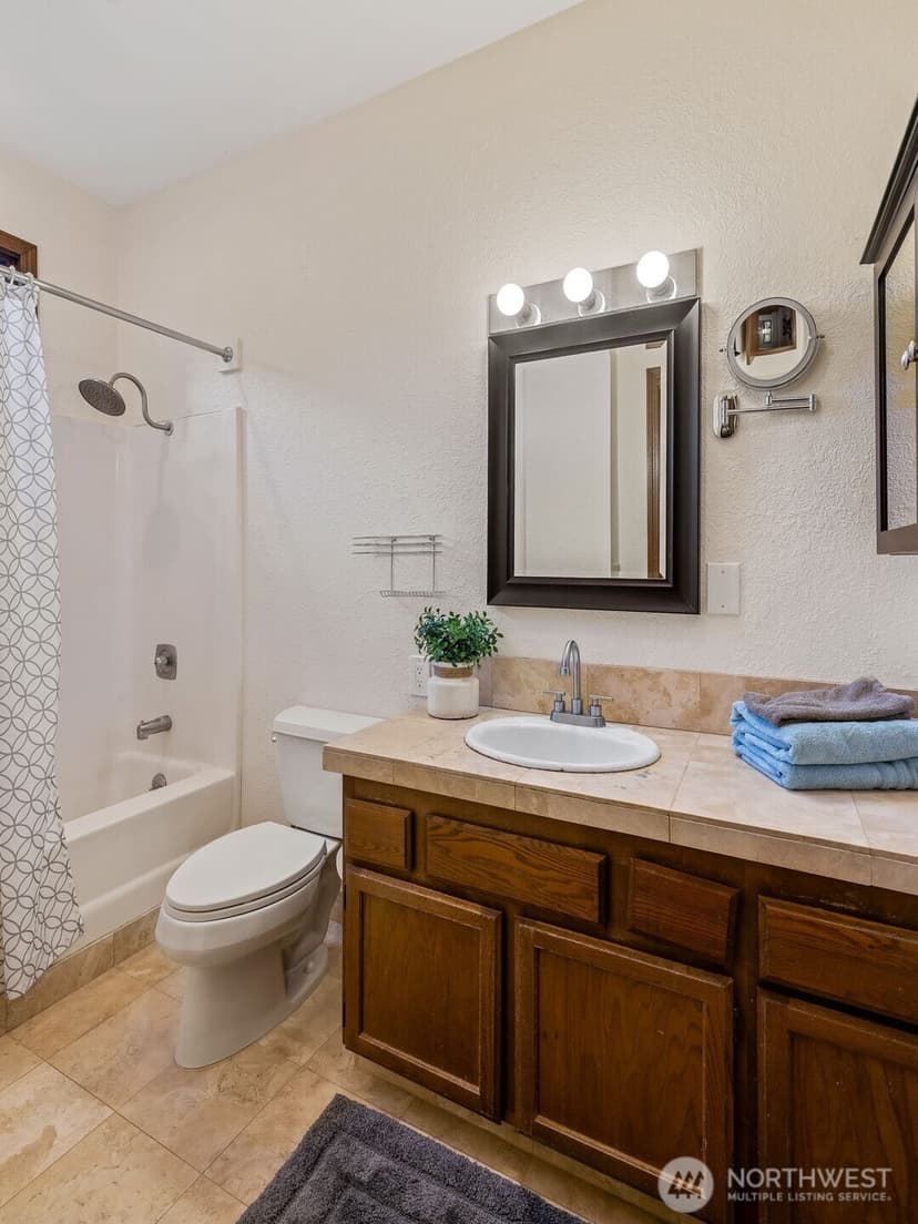 Property photo for 1733 15th Avenue #203, Seattle photo 19