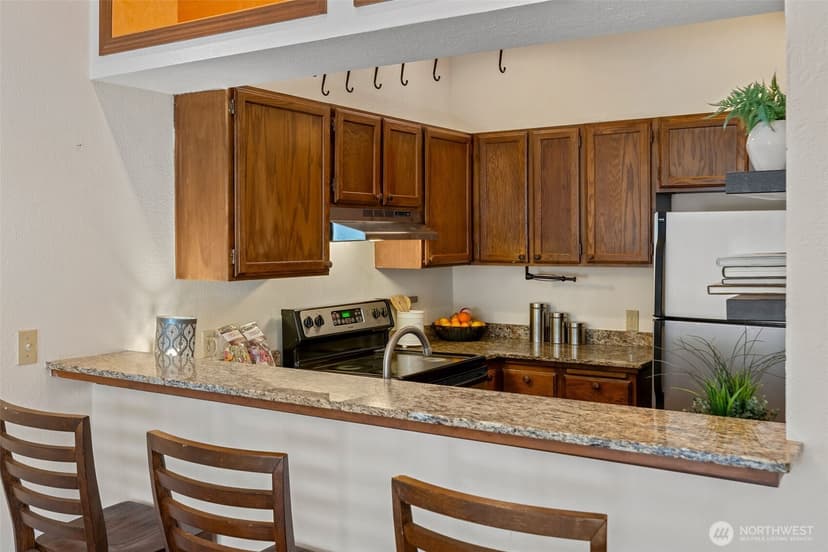 Property photo for 1733 15th Avenue #203, Seattle photo 11