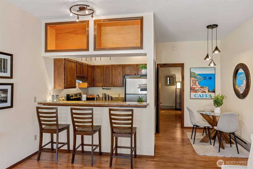 Property photo for 1733 15th Avenue #203, Seattle photo 12