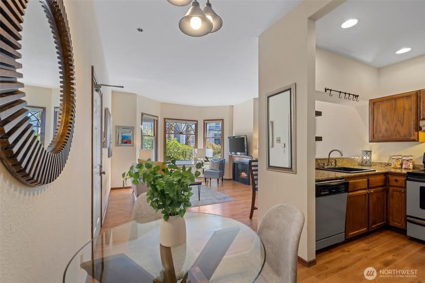 Property photo for 1733 15th Avenue #203, Seattle photo 10
