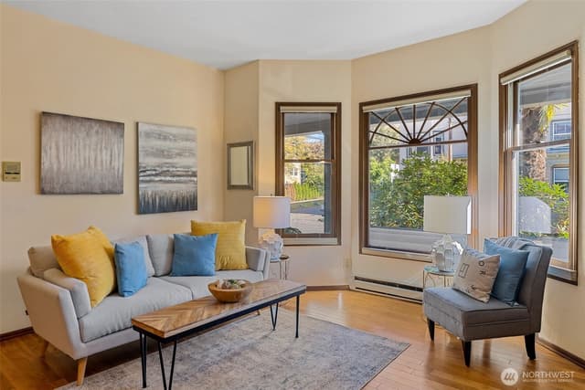 Property photo for 1733 15th Avenue #203, Seattle photo 4
