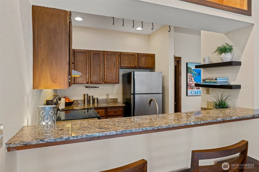 Property photo for 1733 15th Avenue #203, Seattle photo 15
