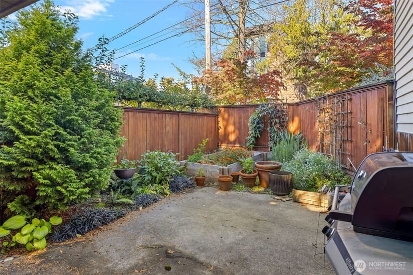 Property photo for 1733 15th Avenue #203, Seattle photo 22