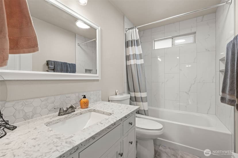Property photo for 3421 E 99th #3421, Edgewood photo 22
