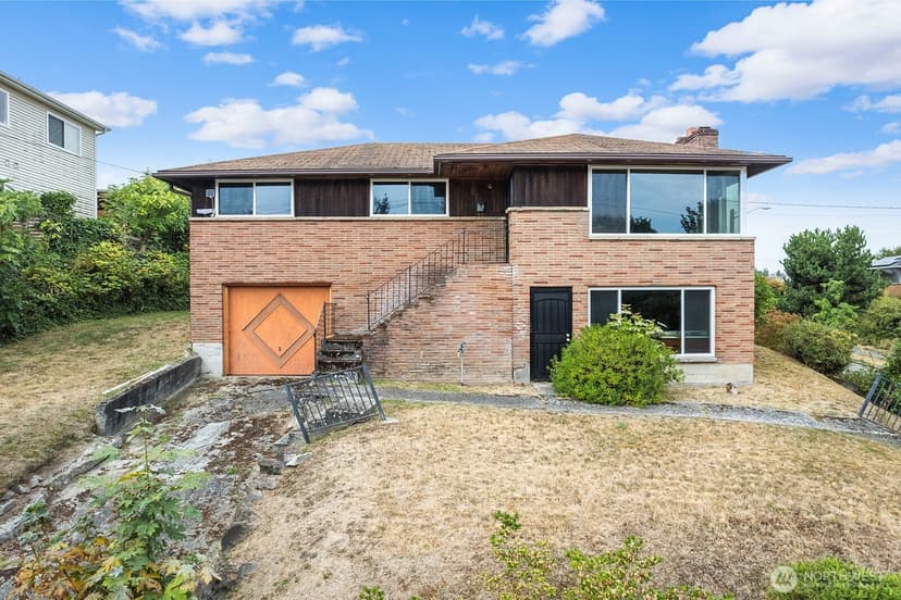 Property photo for 2601 23rd Avenue S, Seattle photo 3