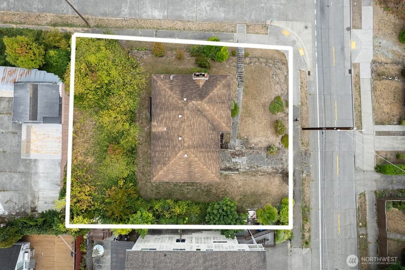 Property photo for 2601 23rd Avenue S, Seattle photo 9