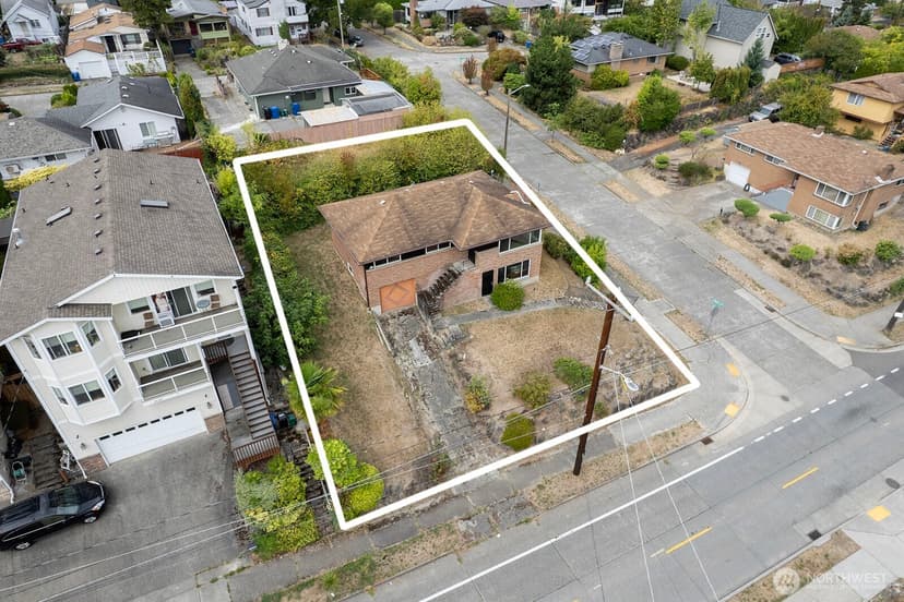 Property photo for 2601 23rd Avenue S, Seattle photo 8