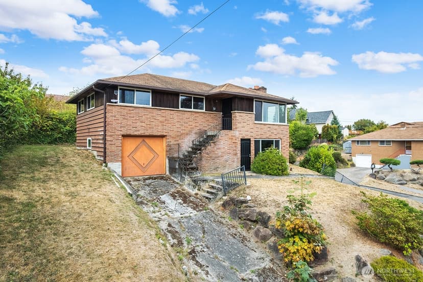 Property photo for 2601 23rd Avenue S, Seattle photo 4