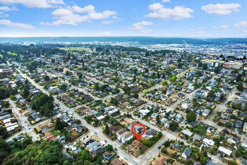 Property photo for 2601 23rd Avenue S, Seattle photo 12