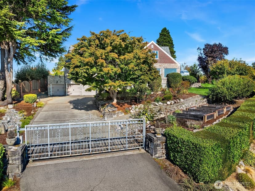 Property photo for 4801 Hyada Boulevard NE, Tacoma photo 2