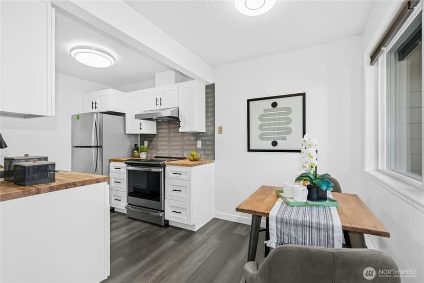 Property photo for 2034 14th Avenue W #304, Seattle photo 6