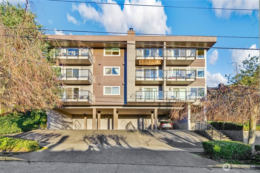 Property photo for 2034 14th Avenue W #304, Seattle photo 2