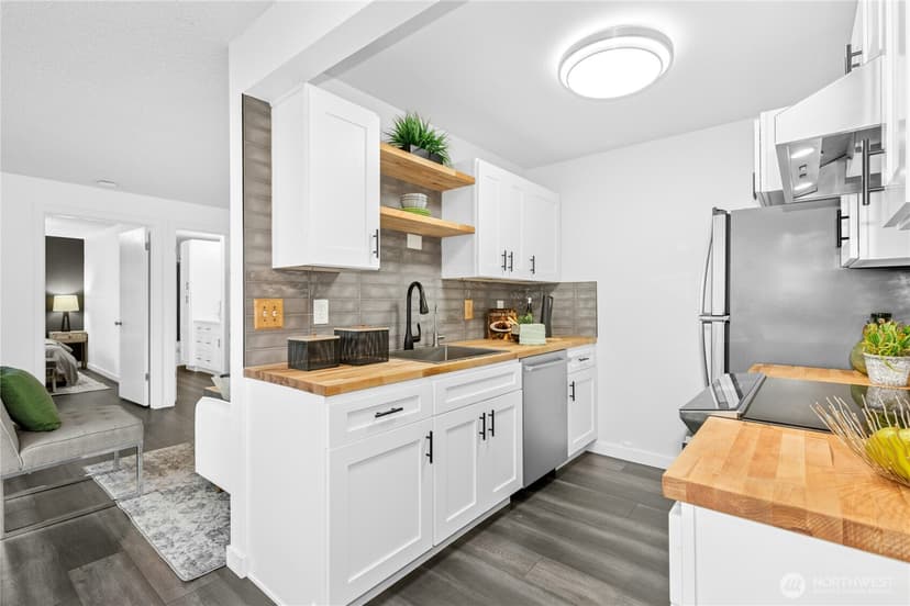Property photo for 2034 14th Avenue W #304, Seattle photo 9