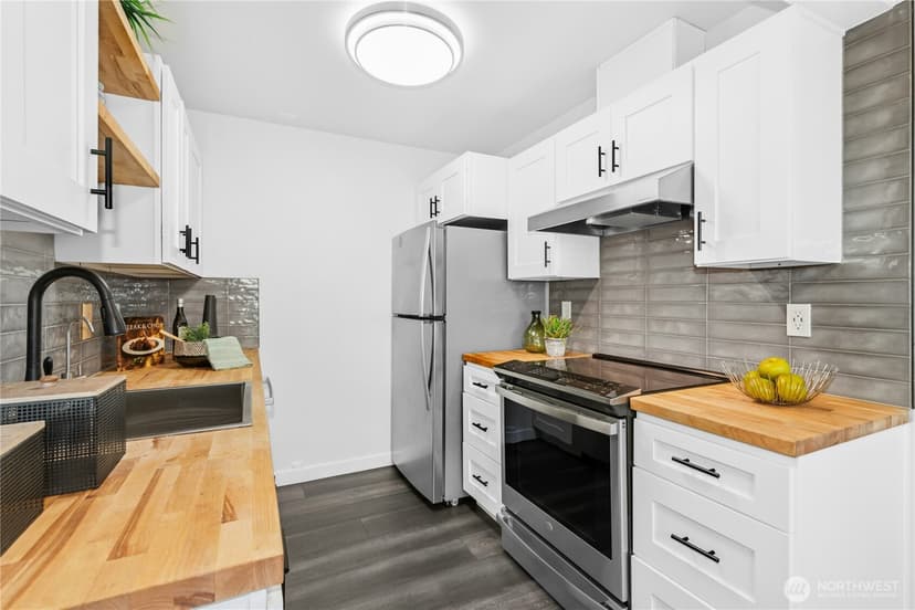 Property photo for 2034 14th Avenue W #304, Seattle photo 7