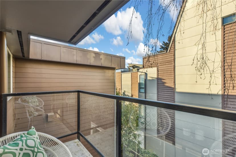 Property photo for 2034 14th Avenue W #304, Seattle photo 17