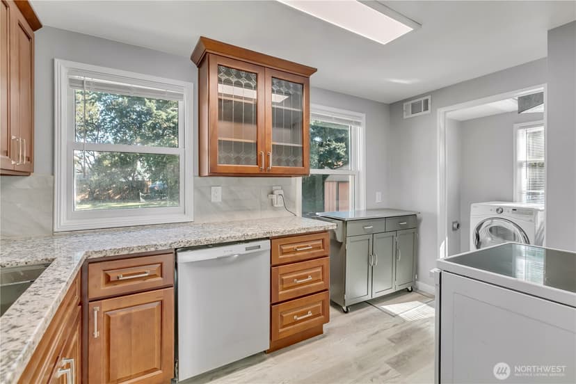 Property photo for 12230 68th Avenue S, Seattle photo 9