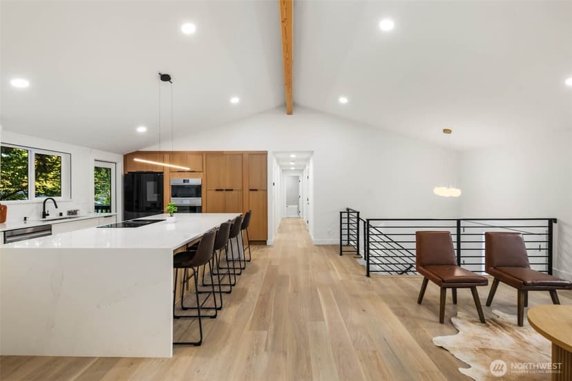 Property photo for 16044 Greenwood Avenue N, Shoreline photo 17