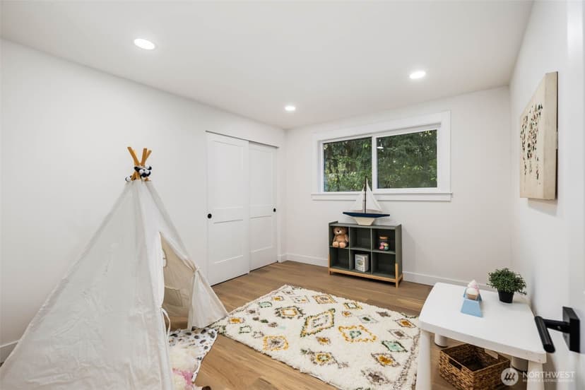 Property photo for 16044 Greenwood Avenue N, Shoreline photo 19