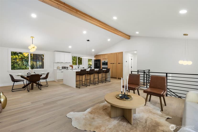 Property photo for 16044 Greenwood Avenue N, Shoreline photo 9