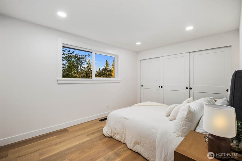 Property photo for 16044 Greenwood Avenue N, Shoreline photo 20
