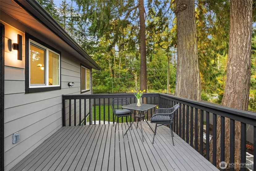 Property photo for 16044 Greenwood Avenue N, Shoreline photo 36
