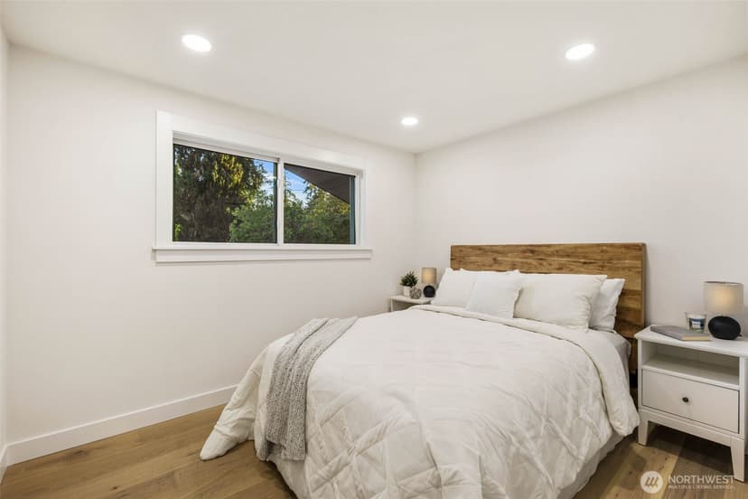 Property photo for 16044 Greenwood Avenue N, Shoreline photo 18