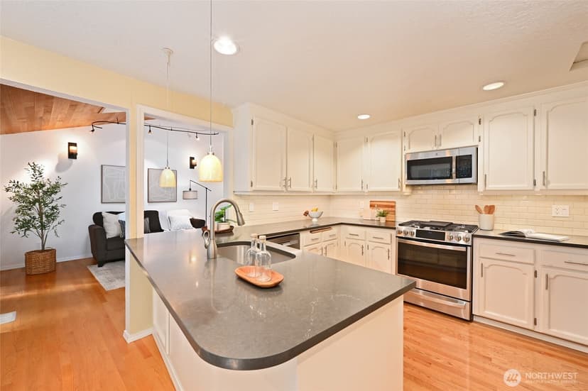 Property photo for 21829 NE 154th Street, Woodinville photo 9