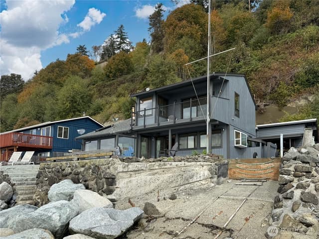 Property photo for 11 H South Beach, Hat Island photo 3