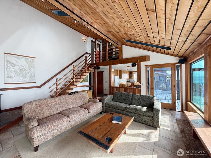 Property photo for 11 H South Beach, Hat Island photo 11