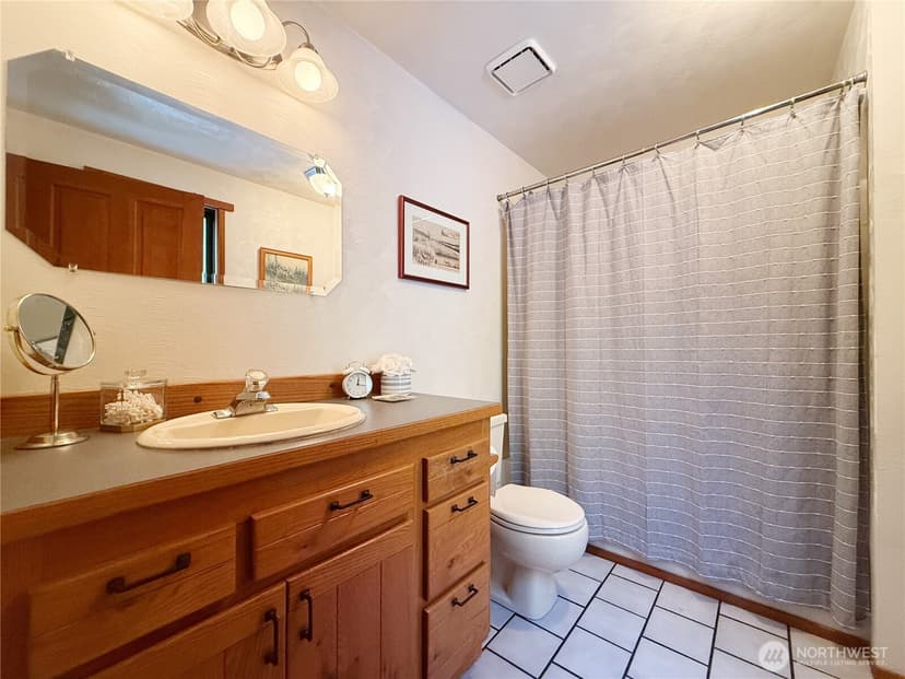 Property photo for 11 H South Beach, Hat Island photo 19