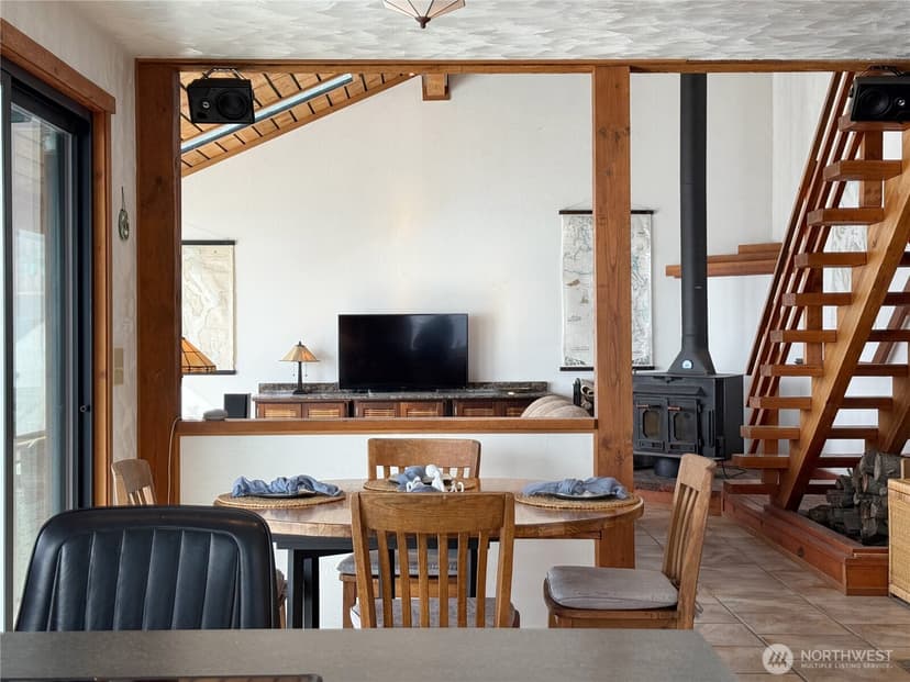Property photo for 11 H South Beach, Hat Island photo 15