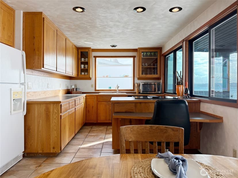 Property photo for 11 H South Beach, Hat Island photo 13
