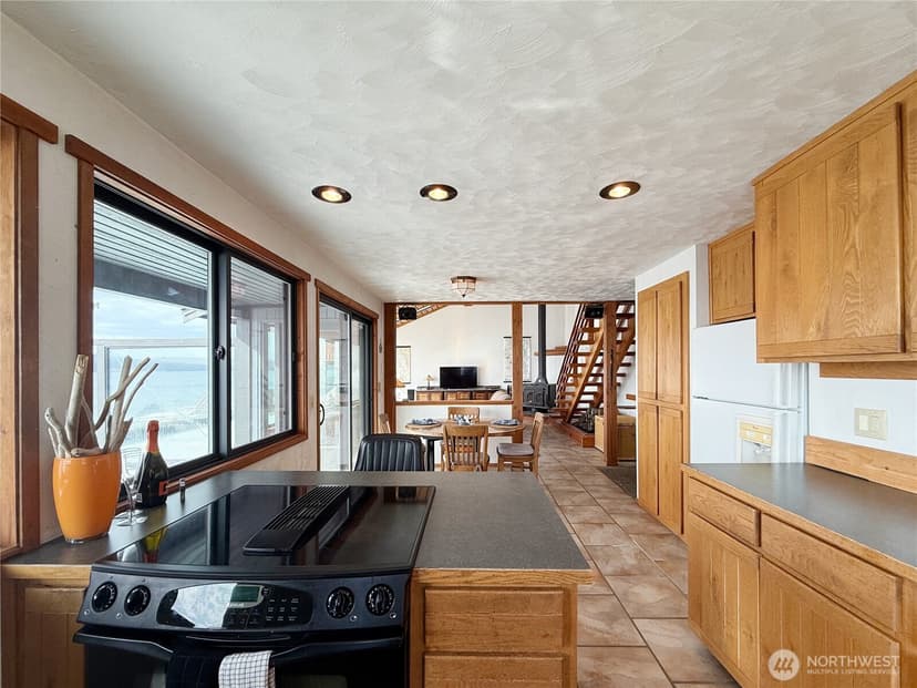 Property photo for 11 H South Beach, Hat Island photo 14
