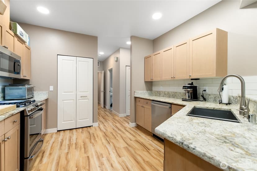 Property photo for 23124 NE 8th Place, Sammamish photo 10