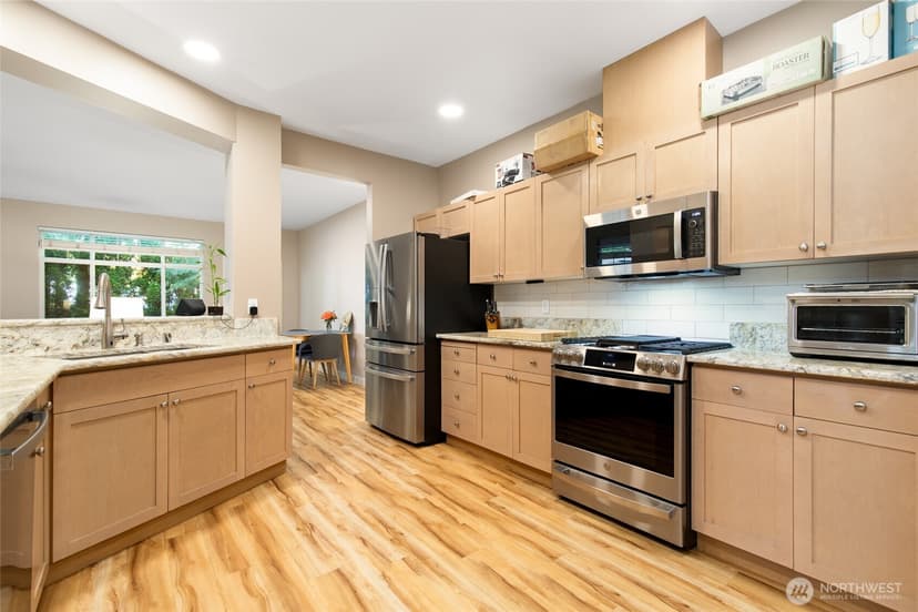 Property photo for 23124 NE 8th Place, Sammamish photo 11