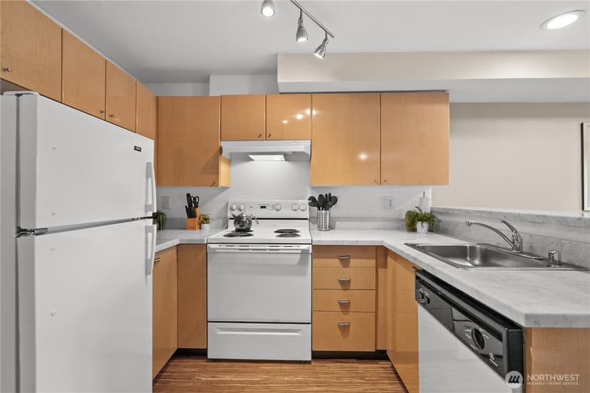 Property photo for 425 Vine Street #604, Seattle photo 5