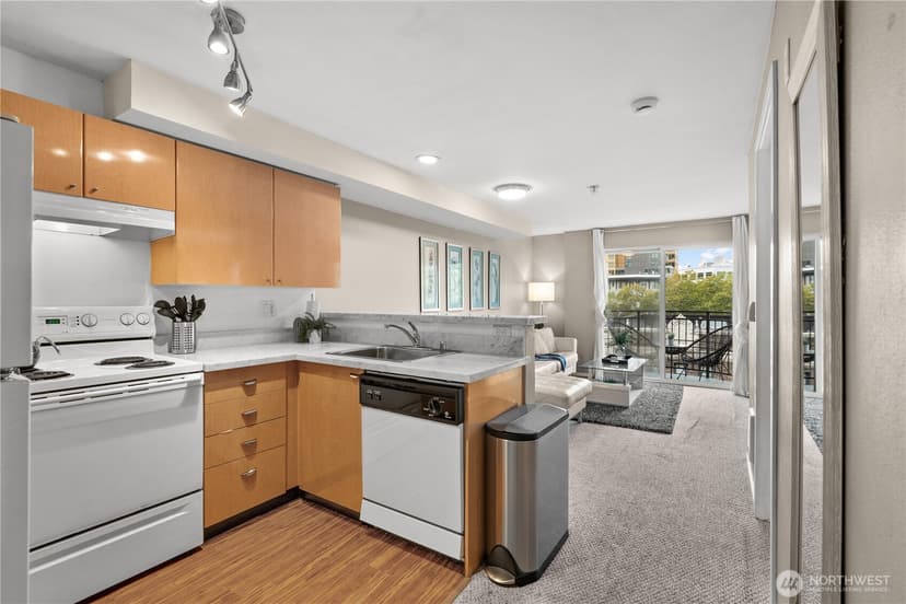 Property photo for 425 Vine Street #604, Seattle photo 2
