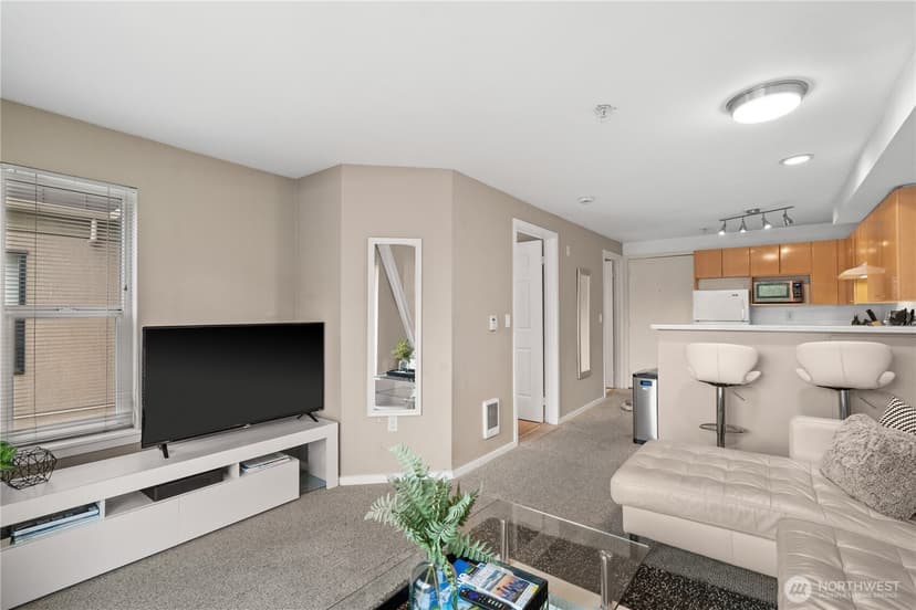 Property photo for 425 Vine Street #604, Seattle photo 8