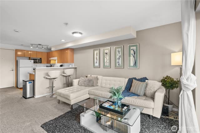 Property photo for 425 Vine Street #604, Seattle photo 3