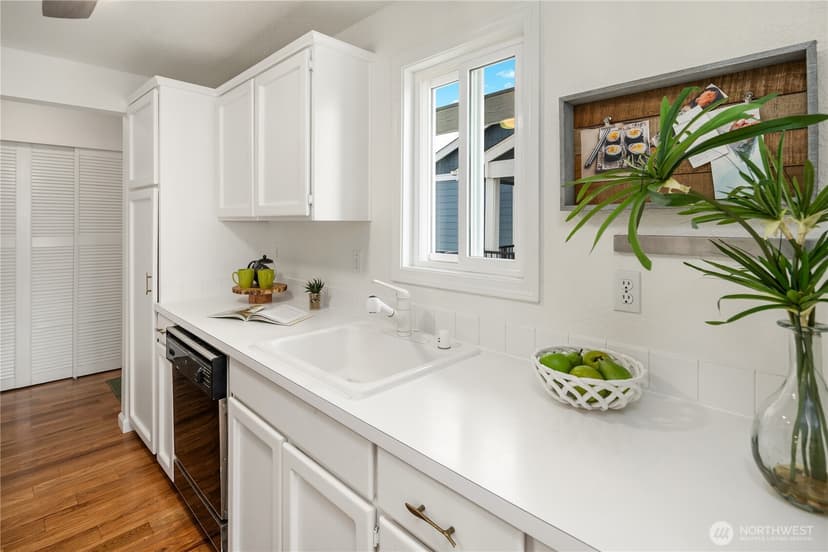 Property photo for 3100 125th Avenue SE #15, Bellevue photo 10