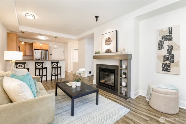 Property photo for 410 NE 70th Street #407, Seattle photo 3