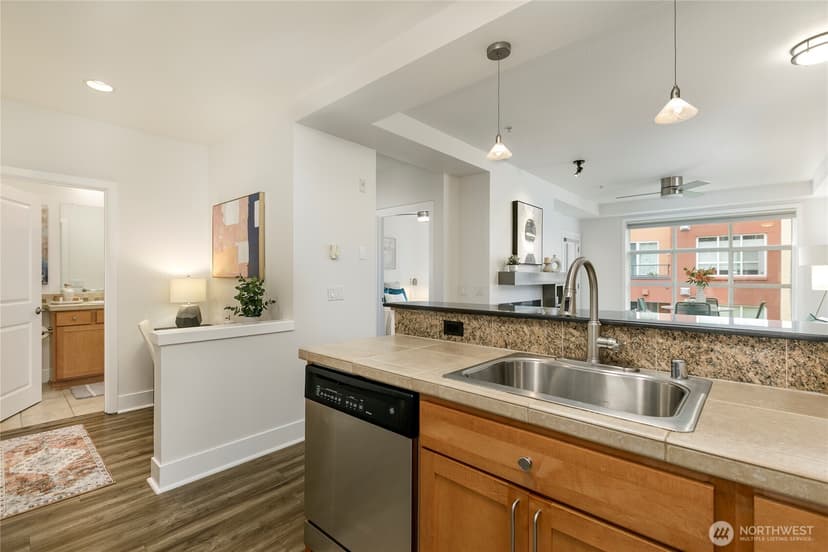 Property photo for 410 NE 70th Street #407, Seattle photo 18