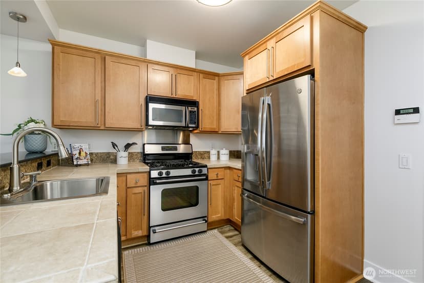 Property photo for 410 NE 70th Street #407, Seattle photo 11