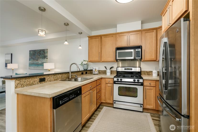 Property photo for 410 NE 70th Street #407, Seattle photo 10