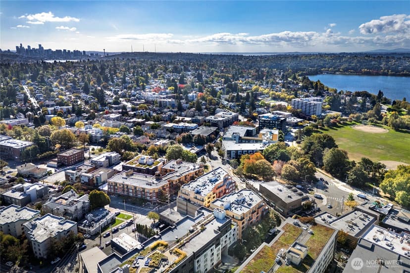 Property photo for 410 NE 70th Street #407, Seattle photo 35