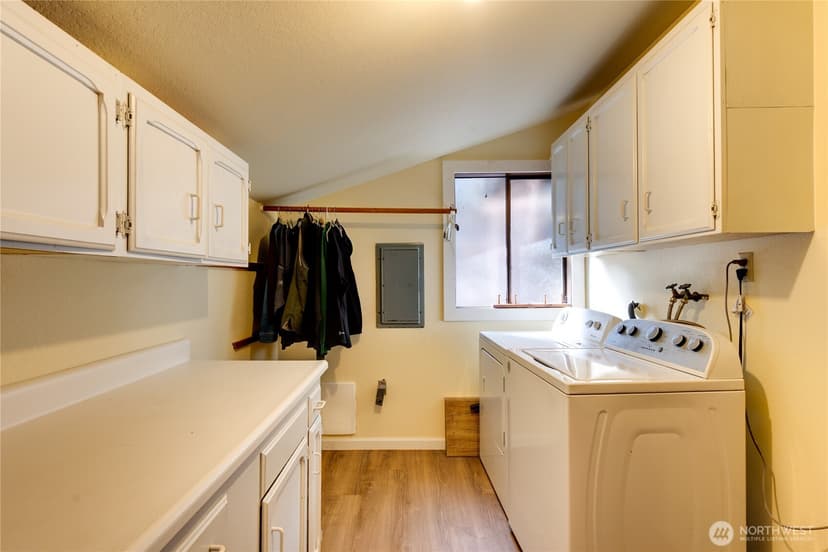 Property photo for 2872 Hi Crest, Langley photo 16