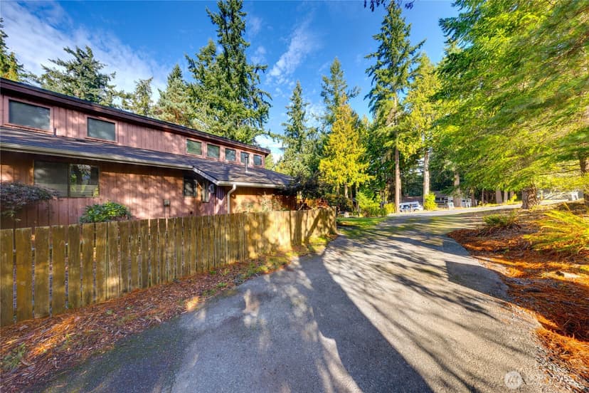 Property photo for 2872 Hi Crest, Langley photo 4