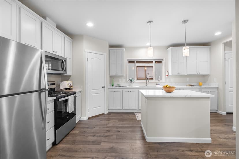 Property photo for 7301 NE 175th Street #331, Kenmore photo 6